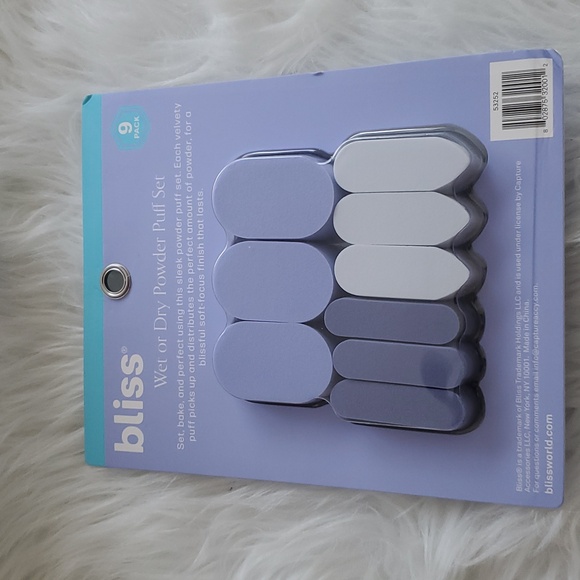 Bliss Wet Or Dry Powder Puff Set Of 9 NWT Sealed - Picture 3 of 4